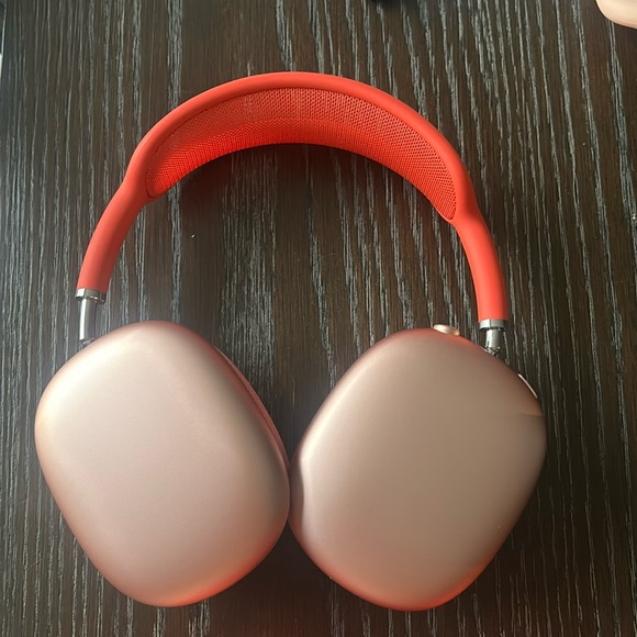 Pink Apple AirPod Max - Picture 1 of 7